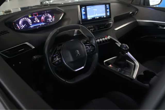Peugeot 3008 (2023) thumbnail 17