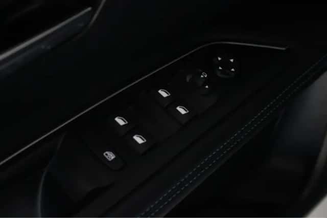Peugeot 3008 (2023) thumbnail 19