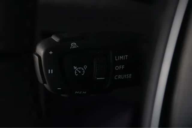 Peugeot 3008 (2023) thumbnail 20