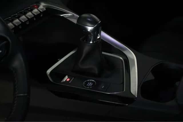 Peugeot 3008 (2023) thumbnail 21