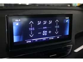 Peugeot 3008 (2023) thumbnail 23