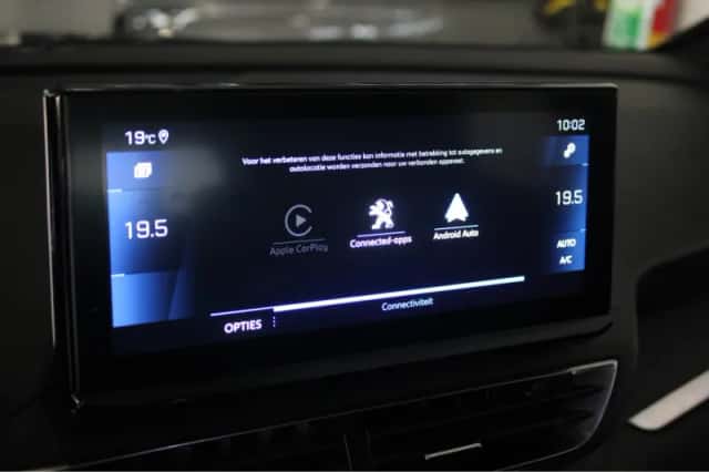 Peugeot 3008 (2023) thumbnail 24
