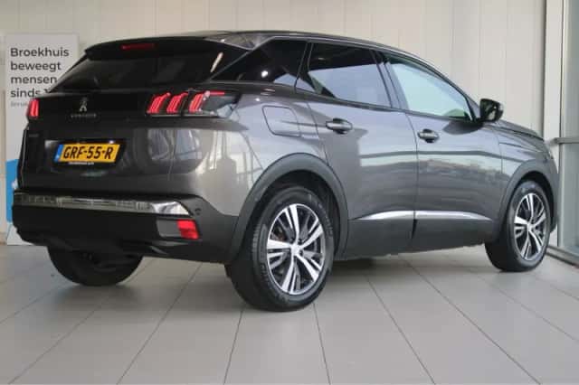 Peugeot 3008 (2023) thumbnail 5
