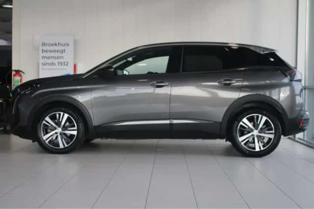 Peugeot 3008 (2023) thumbnail 8