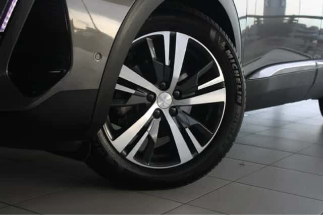 Peugeot 3008 (2023) thumbnail 9