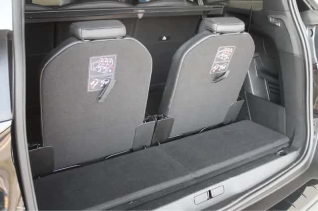 Peugeot 5008 (2024) thumbnail 16
