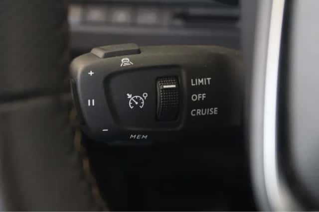 Peugeot 5008 (2024) thumbnail 24