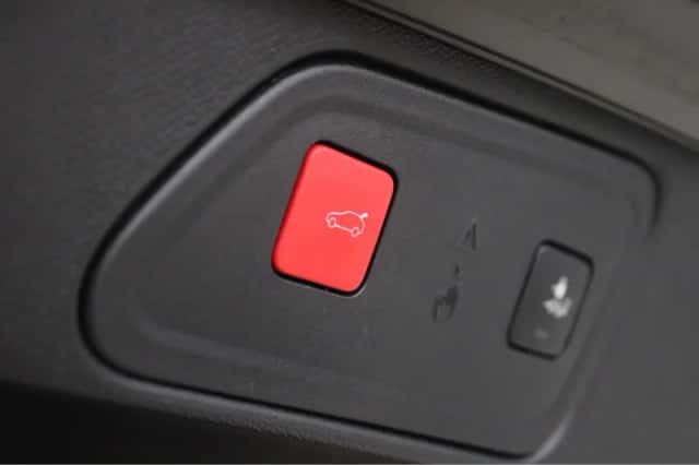 Peugeot 3008 (2024) thumbnail 16