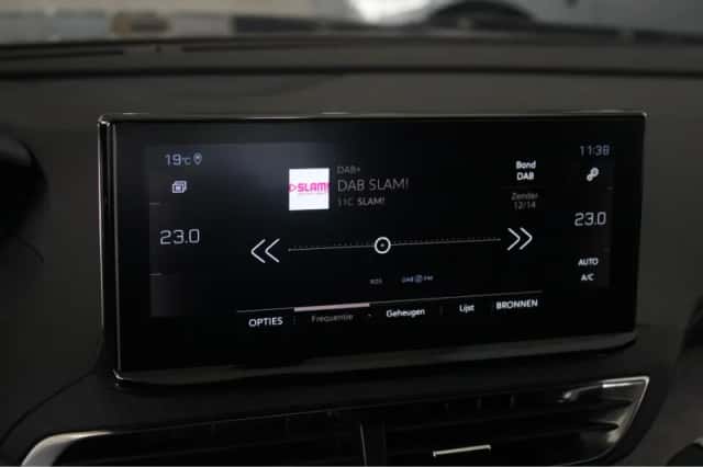 Peugeot 3008 (2024) thumbnail 27