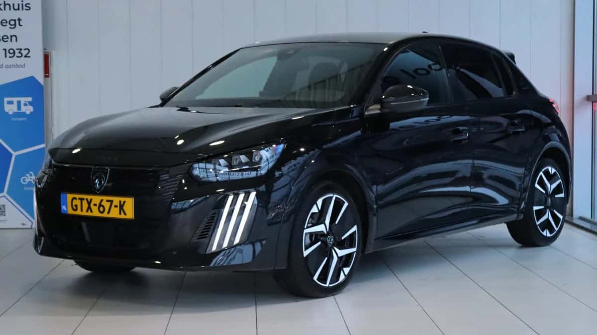 Peugeot 208 (2024) — foto 1