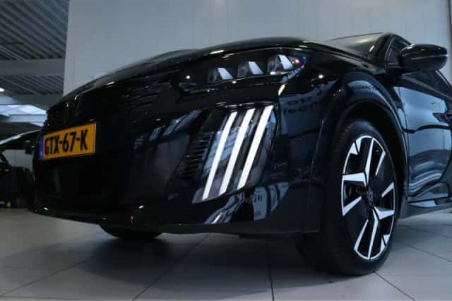 Peugeot 208 (2024) thumbnail 5