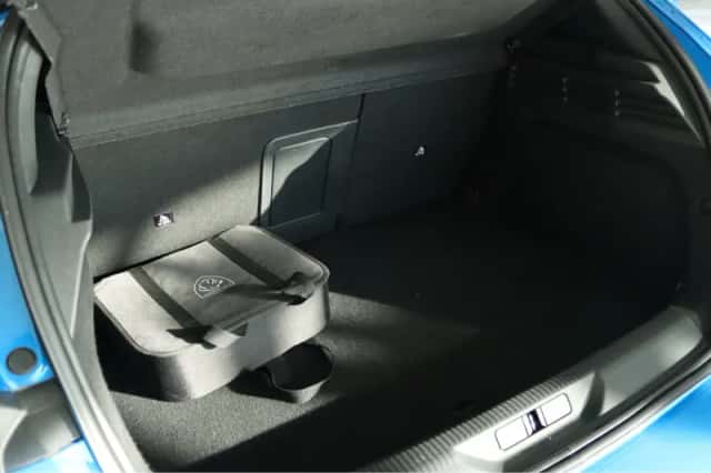Peugeot 308 (2022) thumbnail 17