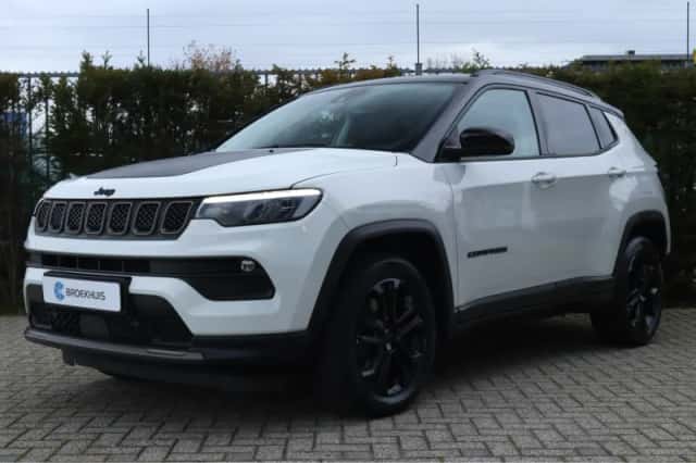 Jeep Compass (2022) thumbnail 1