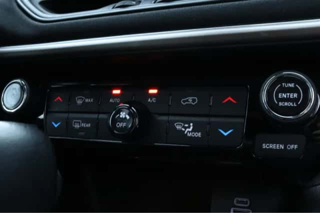 Jeep Compass (2022) thumbnail 23