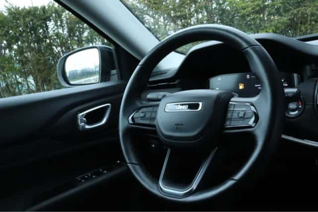 Jeep Compass (2022) thumbnail 31