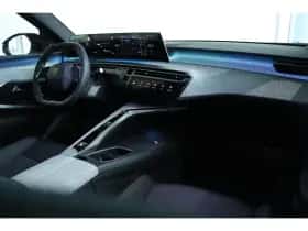 Peugeot 5008 (2025) thumbnail 4