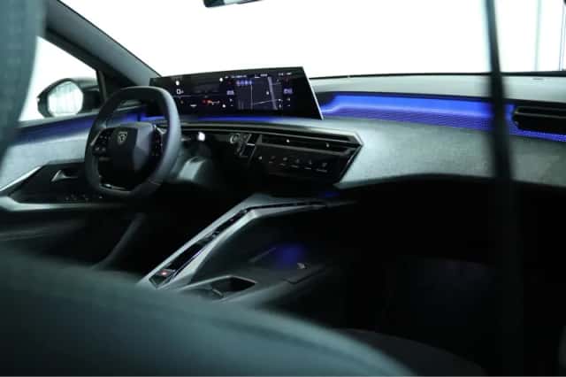 Peugeot 3008 (2025) thumbnail 4