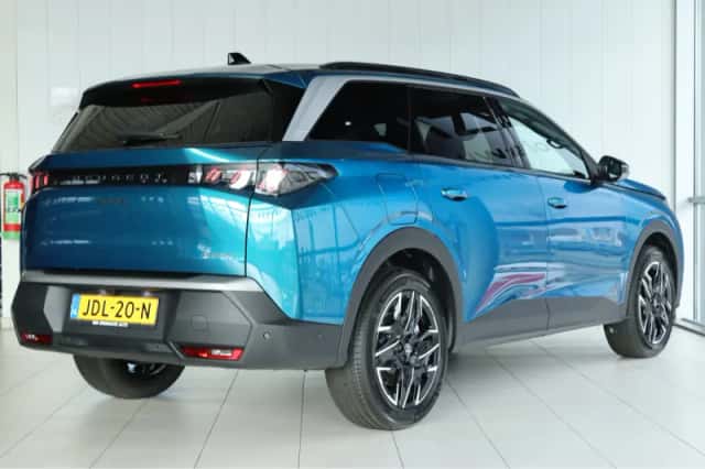 Peugeot 5008 (2025) thumbnail 2