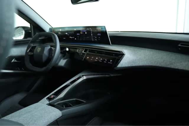Peugeot 5008 (2025) thumbnail 4