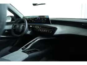 Peugeot 5008 (2025) thumbnail 4