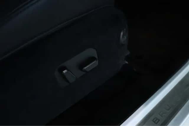 Jeep Wrangler (2025) thumbnail 24