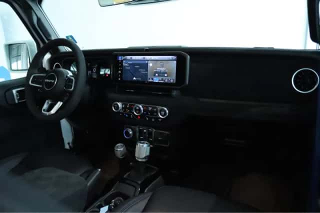 Jeep Wrangler (2025) thumbnail 4