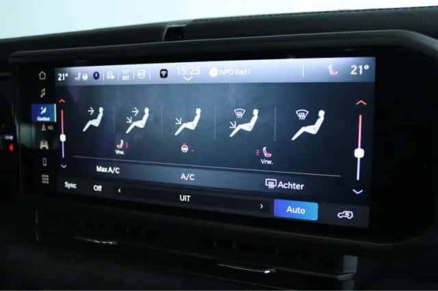 Jeep Wrangler (2025) thumbnail 31