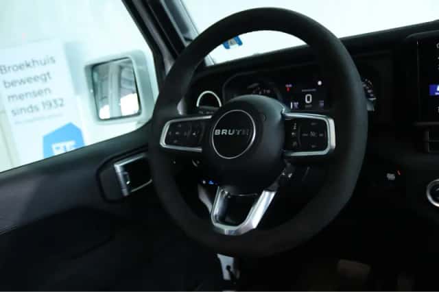 Jeep Wrangler (2025) thumbnail 38