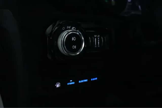 Jeep Wrangler (2025) thumbnail 42