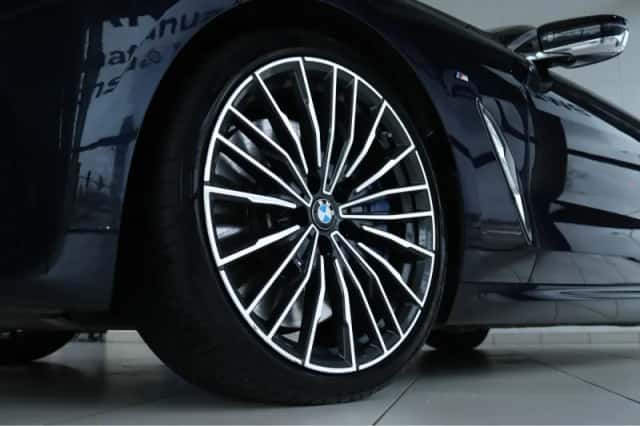 BMW 8-Serie (2019) thumbnail 9
