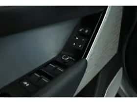Land Rover Range Rover Velar (2019) thumbnail 30