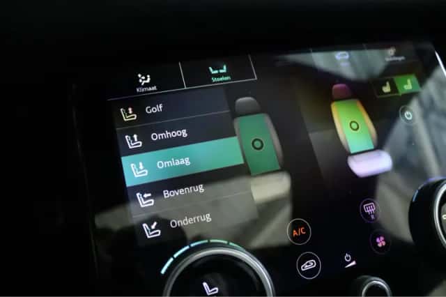 Land Rover Range Rover Velar (2019) thumbnail 36