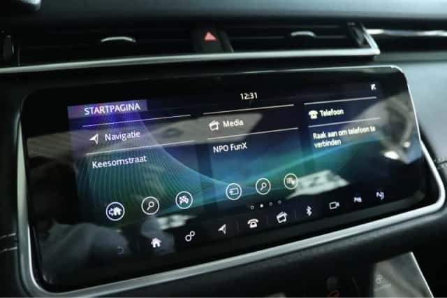 Land Rover Range Rover Velar (2019) thumbnail 38