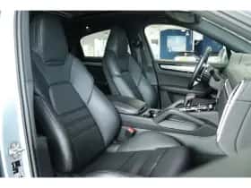 Porsche Cayenne (2020) thumbnail 3