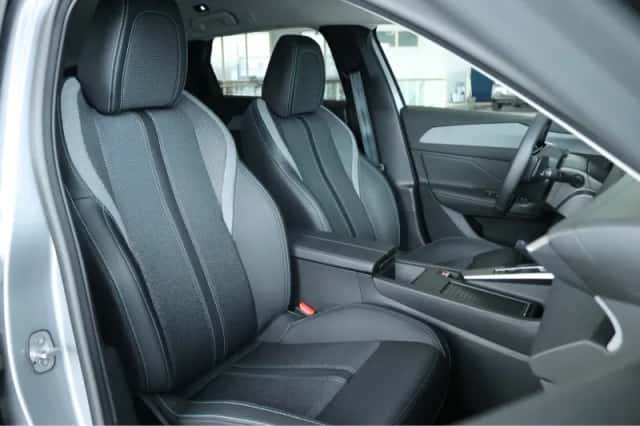 Peugeot 308 (2025) thumbnail 3