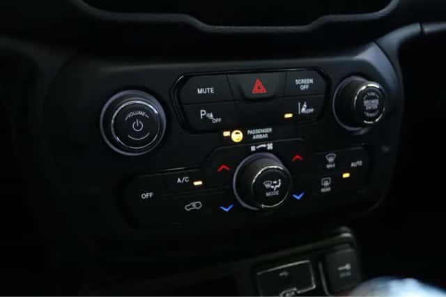Jeep Renegade (2020) thumbnail 22