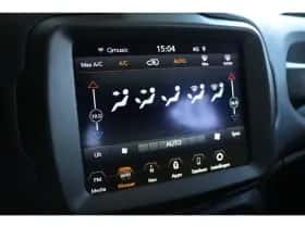 Jeep Renegade (2020) thumbnail 25