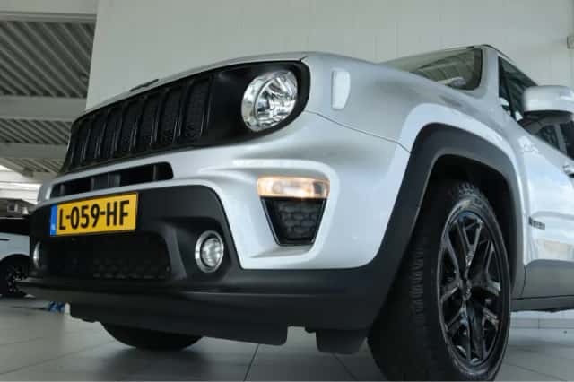 Jeep Renegade (2020) thumbnail 5