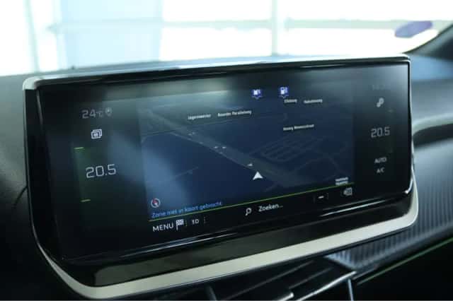 Peugeot 208 (2022) thumbnail 26