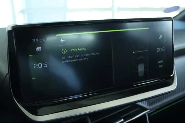 Peugeot 208 (2022) thumbnail 30