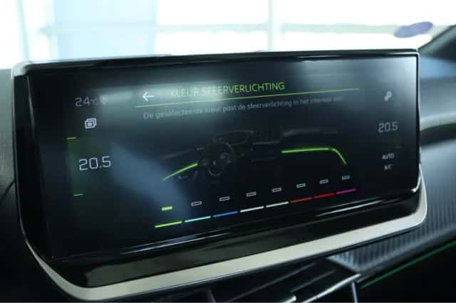 Peugeot 208 (2022) thumbnail 32