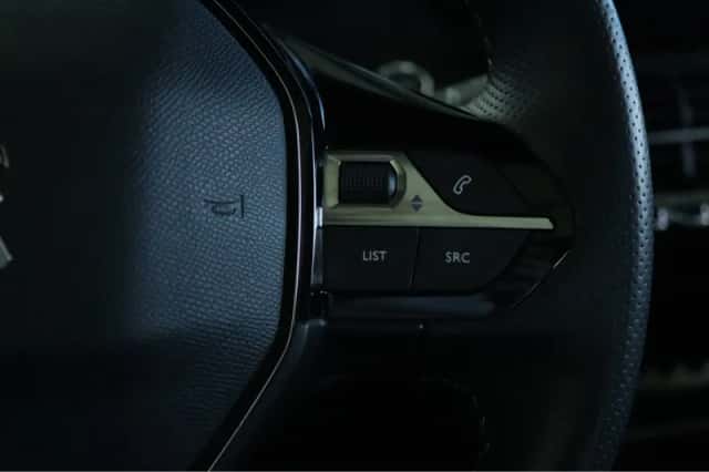 Peugeot 208 (2022) thumbnail 37