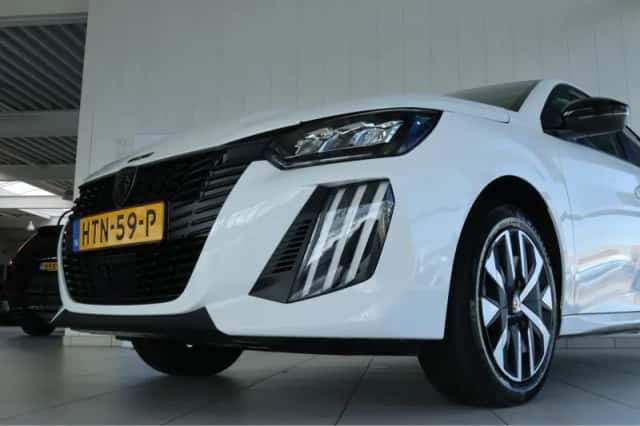 Peugeot 208 (2025) thumbnail 5