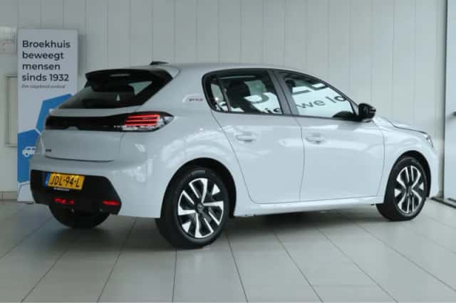 Peugeot 208 (2025) thumbnail 2