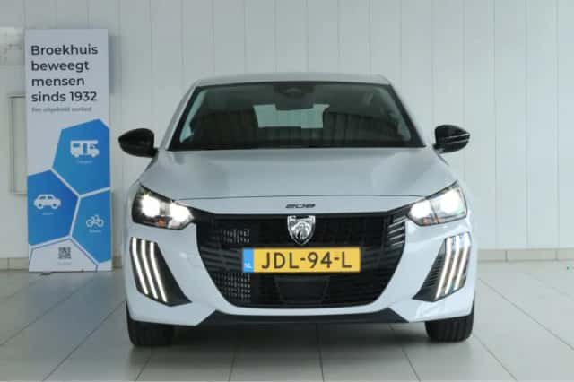 Peugeot 208 (2025) thumbnail 5