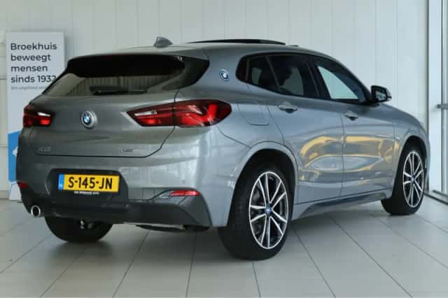 BMW X2 (2022) thumbnail 2