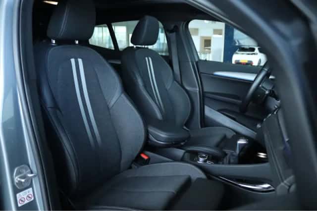 BMW X2 (2022) thumbnail 3