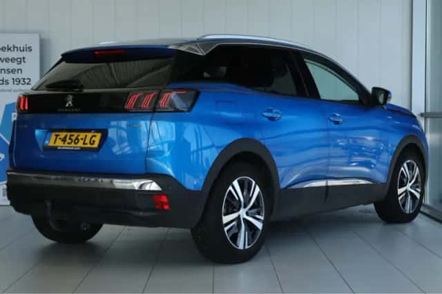Peugeot 3008 (2021) thumbnail 2