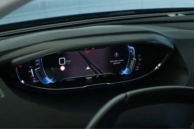 Peugeot 3008 (2021) thumbnail 18