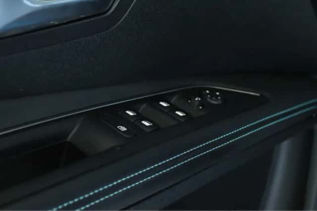 Peugeot 3008 (2021) thumbnail 19